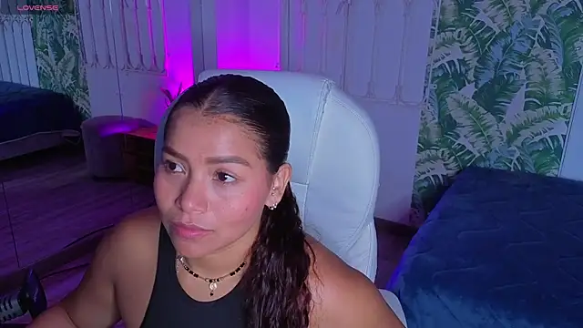 Snapshot of loly_marce chatting on May 18, 2026, 8:14 pm loly marce online show from May 18, 2026, 8:14 pm