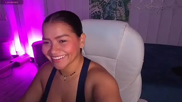 Snapshot of loly_marce chatting on May 21, 2026, 7:21 pm loly marce online show from May 21, 2026, 7:21 pm