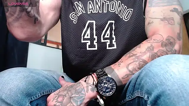 ren stipee online show from March 7, 2025, 2:46 am