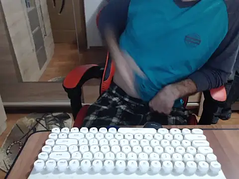uncutguy01 online show from October 26, 2025, 5:46 am