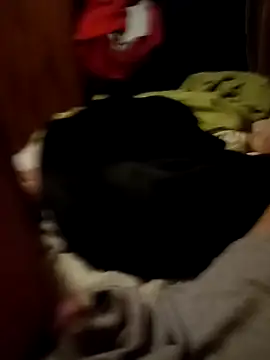 Uruguayo1988 online show from December 2, 2025, 12:27 am