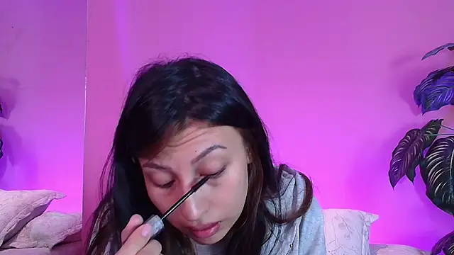 Nicolette ks  online show from December 7, 2024, 11:51 am