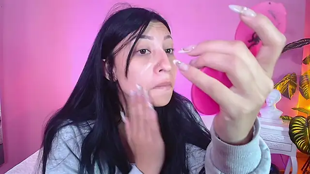 Nicolette ks  online show from January 11, 2025, 1:11 pm