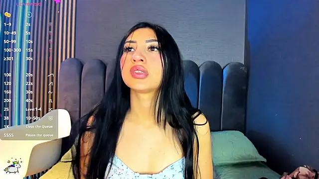 Nicolette ks  online show from December 3, 2025, 3:36 am