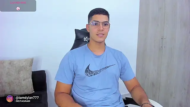 Iamdylan777 online show from February 3, 2025, 6:45 am