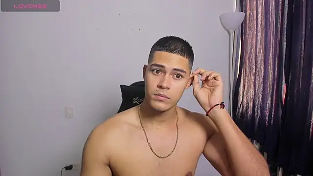 Snapshot of Iamdylan777 chatting on February 26, 2026, 1:21 pm Iamdylan777 online show from February 26, 2026, 1:21 pm