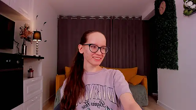 BettyBrowni online show from March 4, 2025, 4:09 pm