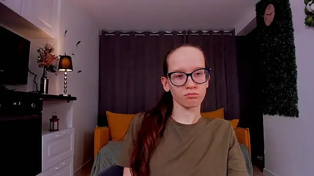 BettyBrowni online show from March 6, 2025, 7:10 pm