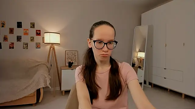 BettyBrowni online show from March 15, 2025, 4:10 pm