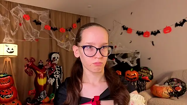 BettyBrowni online show from November 1, 2025, 4:09 pm