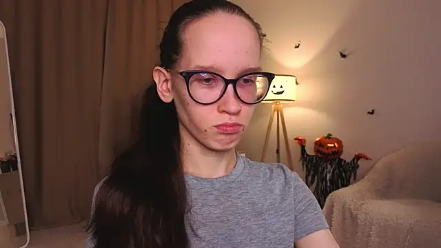 BettyBrowni online show from December 2, 2025, 4:13 pm