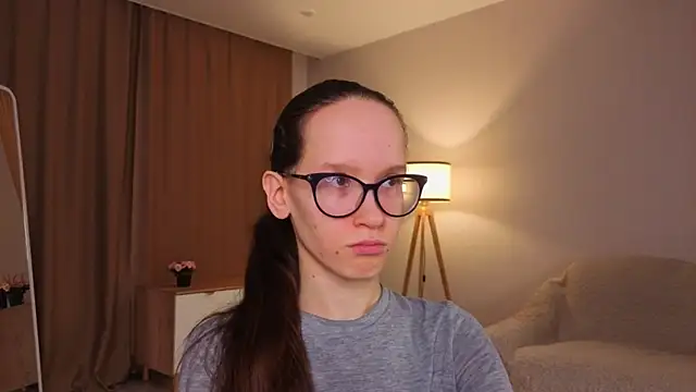 BettyBrowni online show from March 17, 2026, 4:10 pm