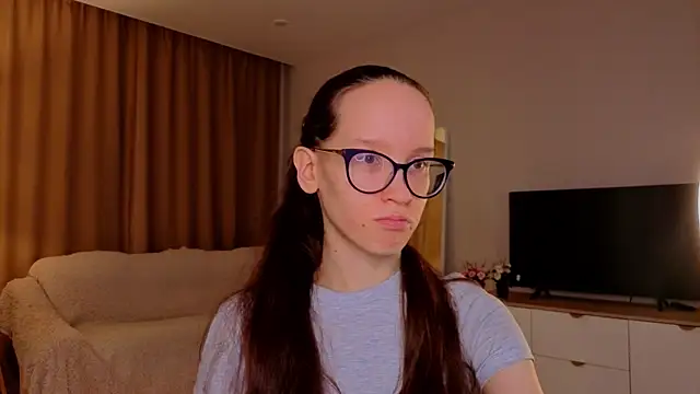 BettyBrowni online show from April 5, 2026, 4:04 pm