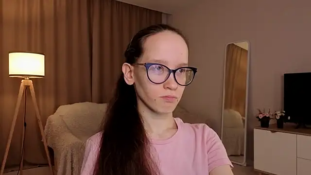 BettyBrowni online show from April 19, 2026, 4:06 pm