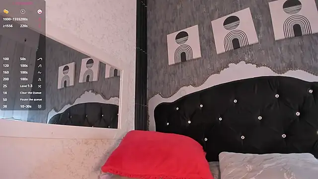 Paola  23 online show from April 14, 2026, 1:50 pm