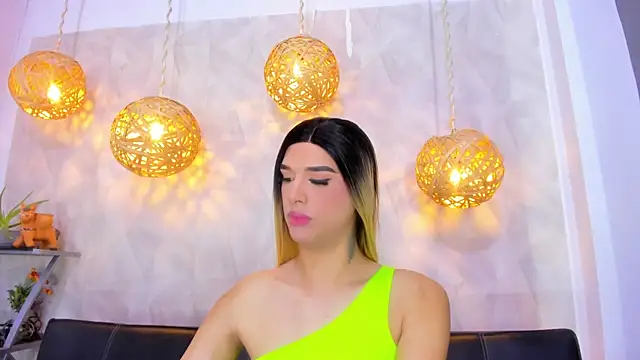 victoria aleia  online show from February 13, 2025, 8:45 pm