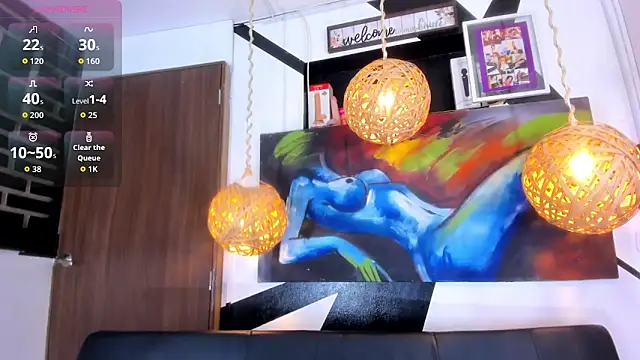 victoria aleia  online show from October 7, 2025, 10:07 pm