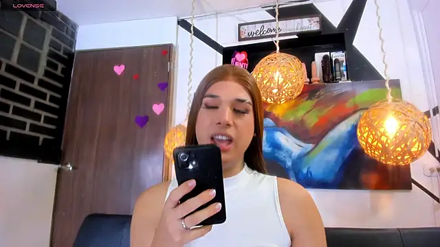 victoria aleia  online show from April 21, 2026, 10:45 pm