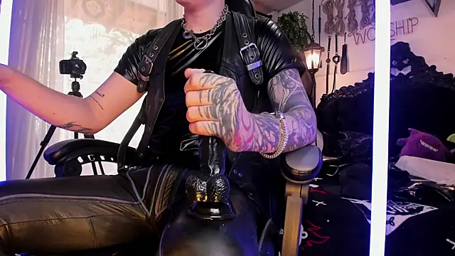 allanhurtss online show from December 6, 2024, 6:06 pm