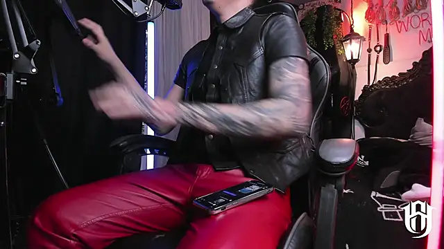 allanhurtss online show from December 24, 2024, 6:39 pm