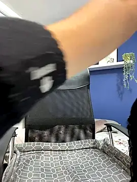 Isakeys  online show from October 17, 2025, 7:16 pm