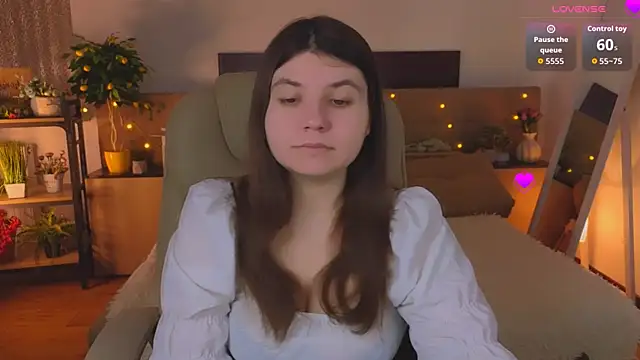 Viola  Shy online show from April 20, 2026, 8:21 pm