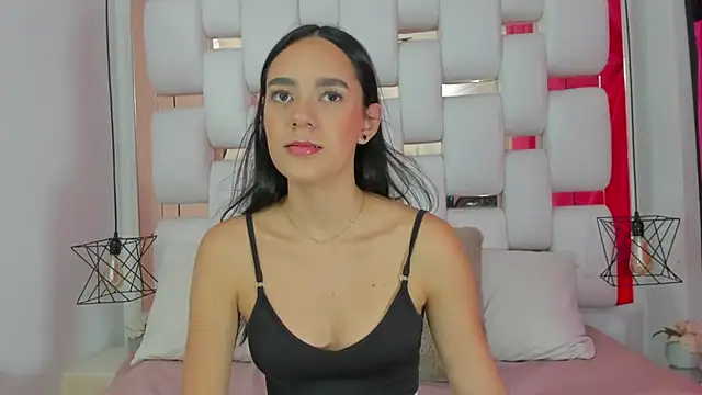 EmmyCruzZ online show from September 23, 2025, 7:06 pm