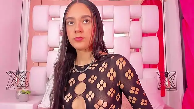 EmmyCruzZ online show from December 19, 2025, 6:59 pm