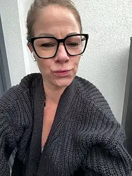 Tatjana Sue online show from April 21, 2026, 3:28 pm