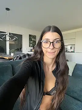 Wildberry  online show from September 29, 2025, 7:35 am