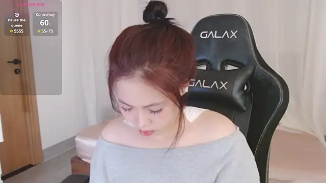 Lin SiYee online show from March 12, 2025, 4:19 am