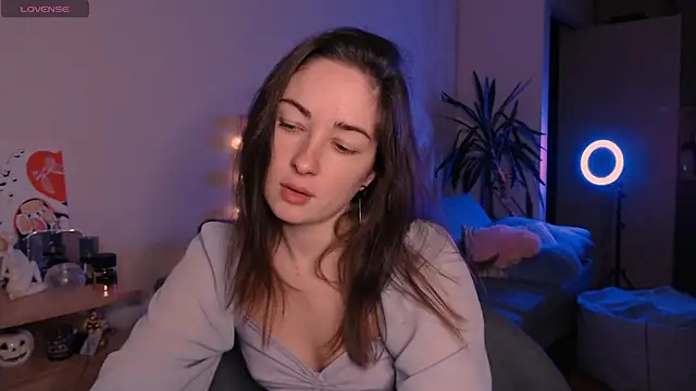 cClandesTina online show from December 1, 2024, 11:25 pm