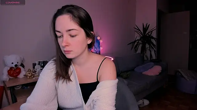 cClandesTina online show from December 4, 2024, 2:04 pm