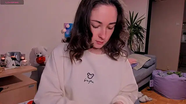 cClandesTina online show from December 5, 2024, 11:18 pm