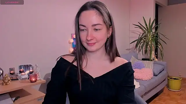 cClandesTina online show from December 8, 2024, 2:41 pm