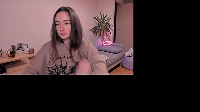 cClandesTina online show from December 15, 2024, 10:04 pm