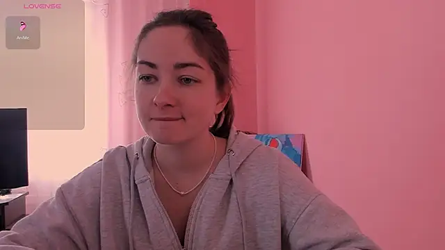 cClandesTina online show from March 5, 2025, 9:38 am