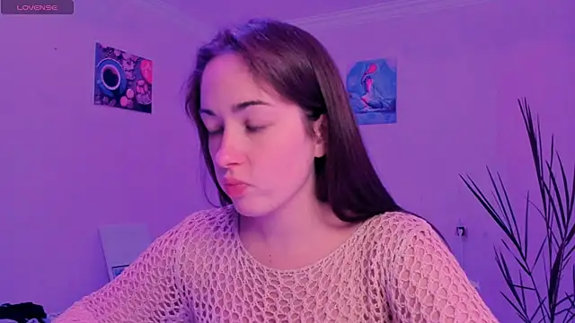 cClandesTina online show from September 30, 2025, 6:46 pm