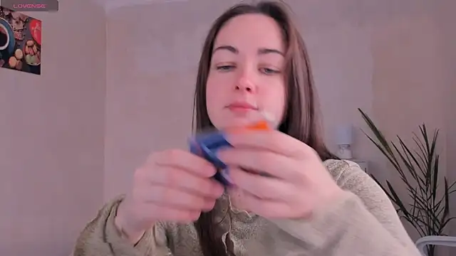 cClandesTina online show from November 6, 2025, 11:22 am