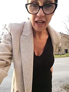 JasmineNoir2 online show from January 1, 2025, 2:42 pm