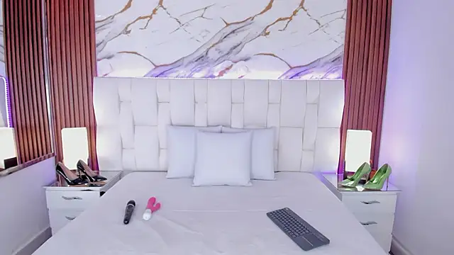 Coco Balenciaga  online show from February 7, 2026, 11:58 am