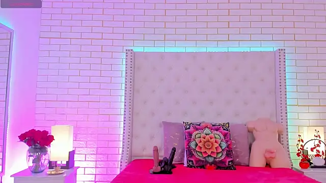 Coco Balenciaga  online show from April 20, 2026, 11:57 am