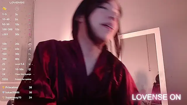 littleebluee online show from January 10, 2025, 6:09 am