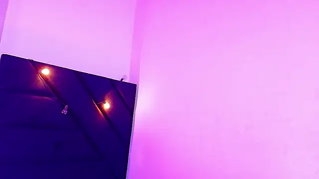 Snapshot of littleebluee chatting on July 28, 2026, 7:50 pm littleebluee online show from July 28, 2026, 7:50 pm
