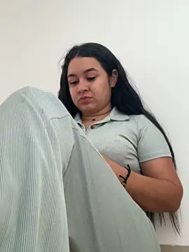 Pretty Isadora online show from April 19, 2026, 5:56 pm