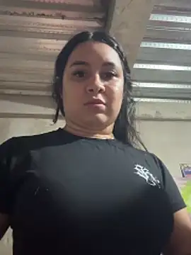 Pretty Isadora online show from April 21, 2026, 2:51 am