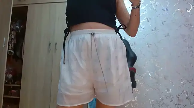 Samantabrown  online show from February 14, 2025, 10:07 am