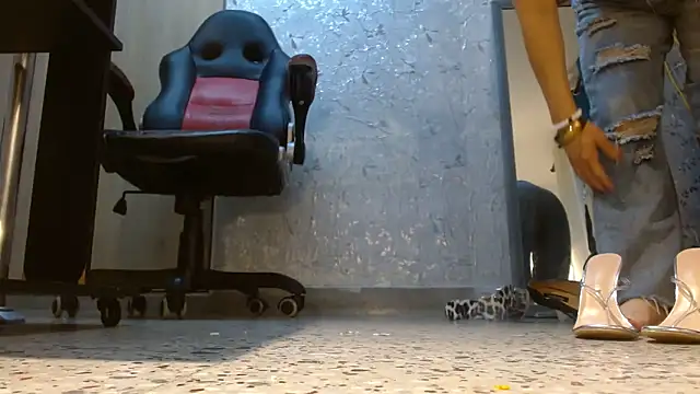 Samantabrown  online show from March 26, 2026, 11:16 am