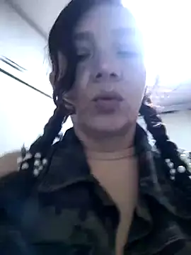 Samantabrown  online show from April 15, 2026, 11:06 am