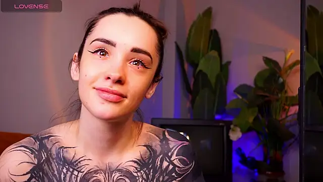 EvaCanton online show from April 23, 2026, 2:02 am